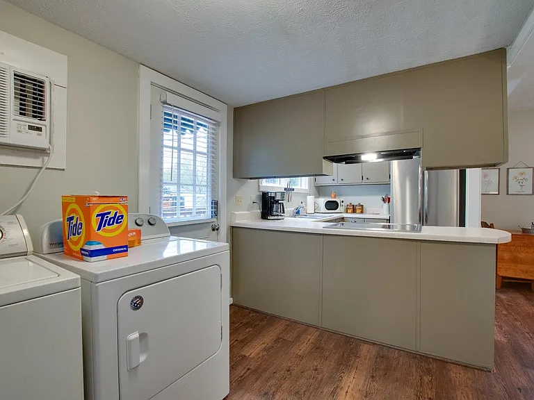 1500 McKinley Ave NE #B — Photo 12