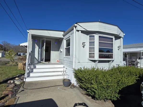 300 E Washington St #13N, North Attleboro, MA 02760