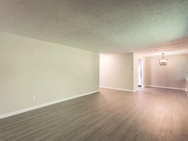 Seven Hearths Homestead Apartments — Photo 24