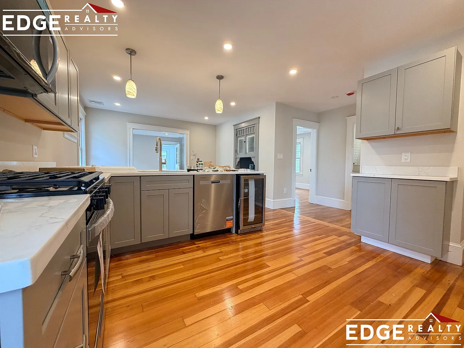 3 bed, 1.0 bath, $3,600 — Photo 2