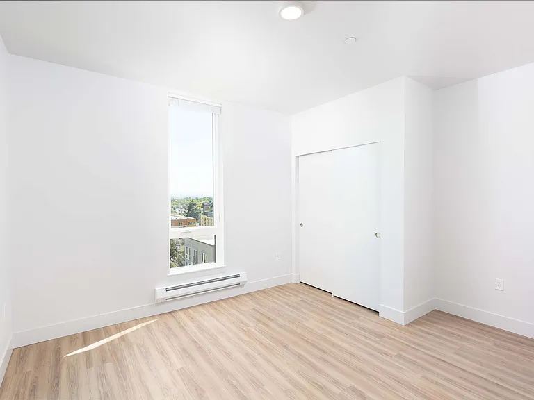 Adell Apartments — Photo 58