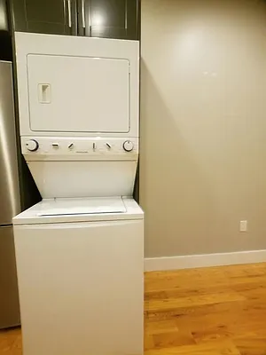 Rented by Evergreen Apartments BK | media 28