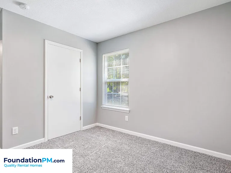 3985 Willowview Ave — Photo 6