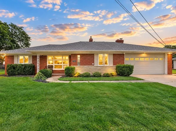 37894 Villa Mar St, Harrison Township, MI 48045
