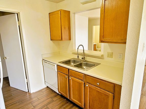 4th image of 1703 Cedarview Cir #C