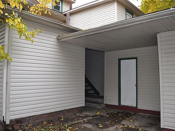 3rd image of 1315 8th St NW