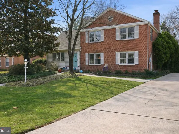 8406 Geneva Mason Rd, Potomac, MD 20854