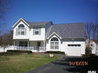 7 Island Bay Ave, Middle Island, NY 11953