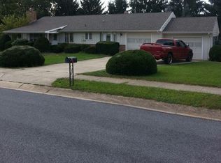 5 Covington Dr, Manchester, PA 17345