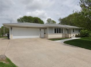 215 Beverly Cir, Monroe, IA 50170