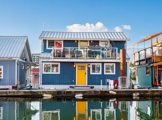 415 Esplanade Ave #A015, North Vancouver, BC V7M 1A6