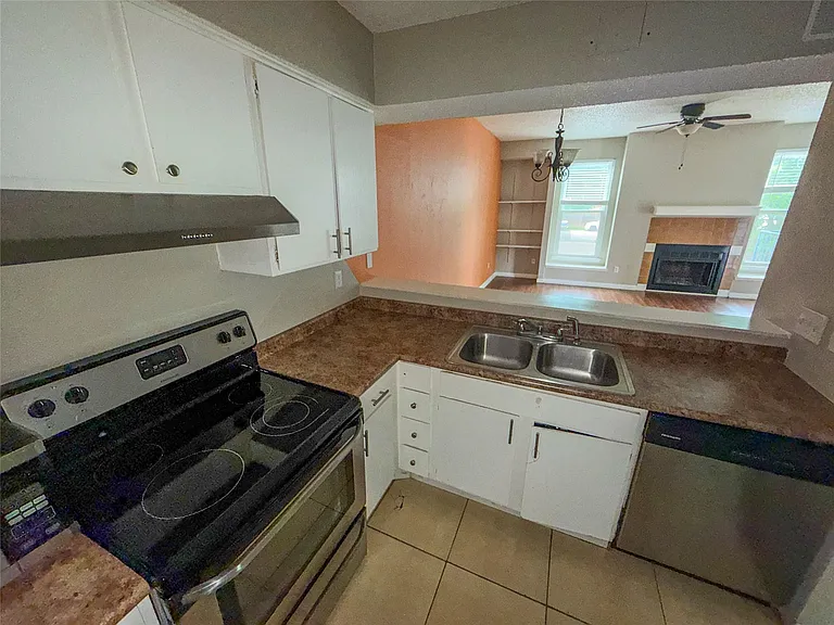 5313 Indio Dr #D — Photo 6