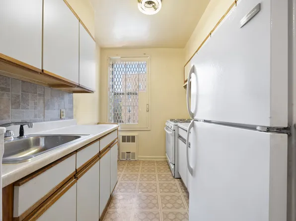 9707 Fourth Avenue image 10 of 18