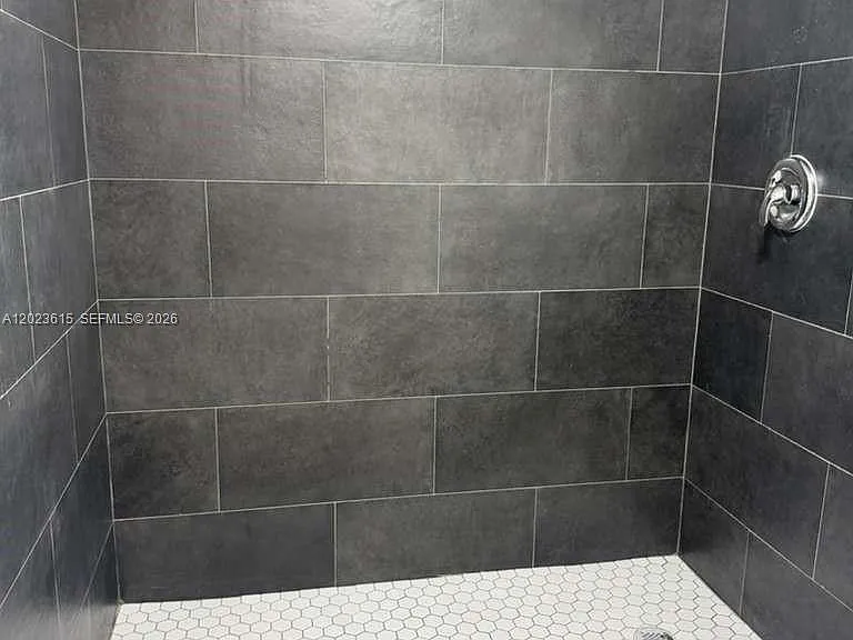 147 NW 59th St #302 — Photo 22