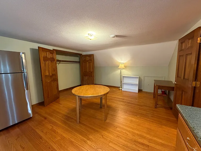 51 Pilgrim Dr #B — Photo 10