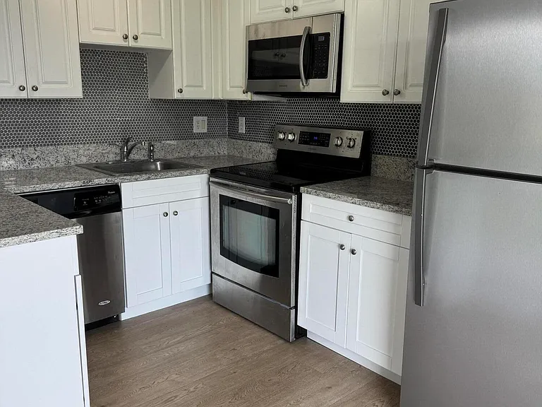 1501 Crescent Cir #E45 — Photo 4