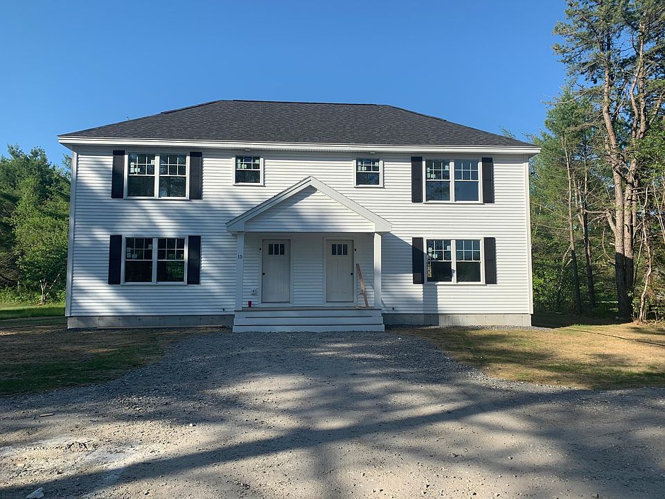 front of house before driveway was paved