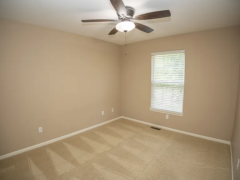 3725 Oxford Rd — Photo 20