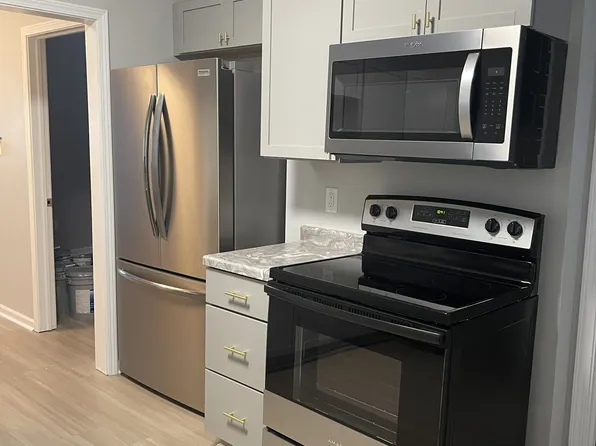 2216 S Austin St, Milwaukee, WI 53207