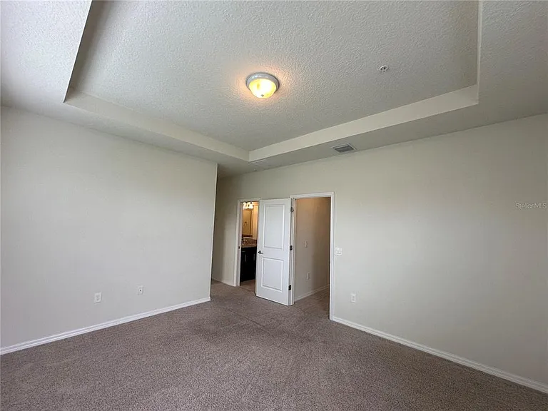 527 Piazza Point — Photo 27