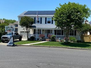 6 Exeter Ct, Margate, NJ 08402