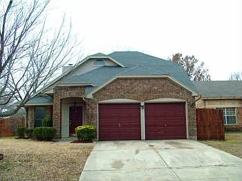 1st image of 800 Foxridge Dr