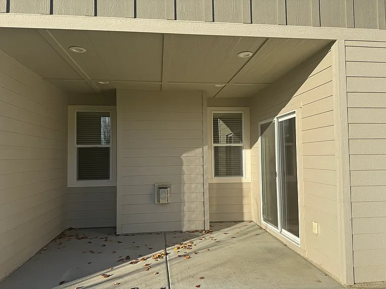1298 N Tyra Ave — Photo 23