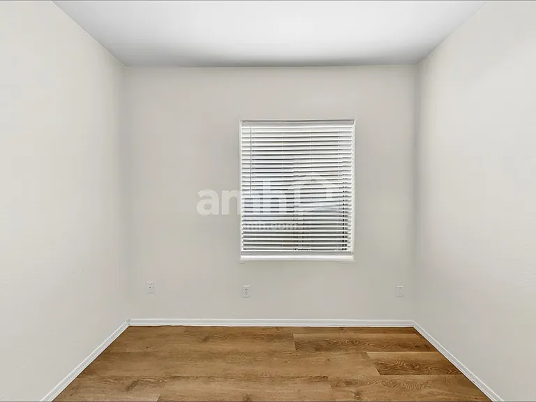 11621 W Lincoln St — Photo 13