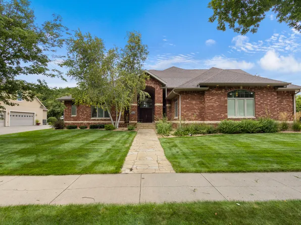 1711 Maplewood Ln, Aberdeen City, SD 57401