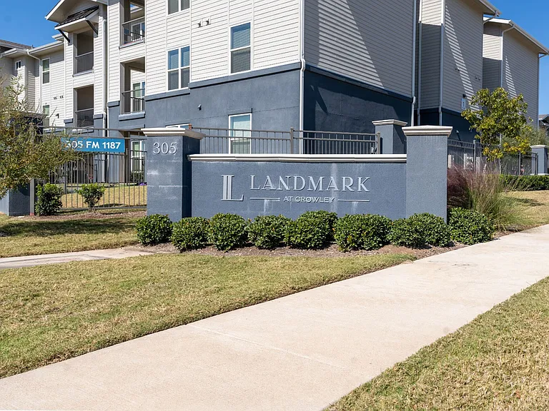 Landmark at Crowley — Photo 41