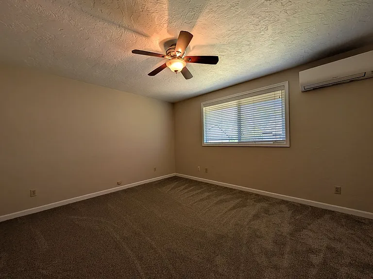 1528 Fetters Loop — Photo 10
