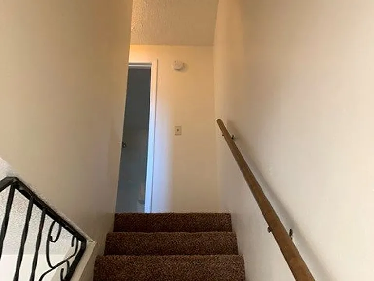 32 Nevada St — Photo 5
