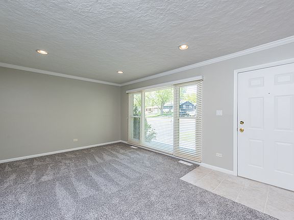 3rd image of 466 Birchwood Dr