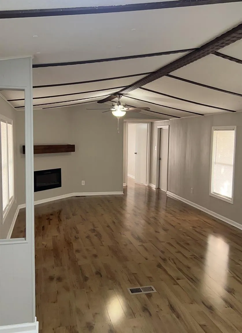 2 bed, 2.0 bath, 1064 sqft, $1,199 — Photo 2