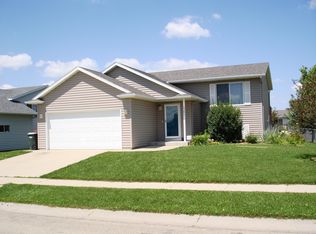 5391 Castleview Dr NW, Rochester, MN 55901