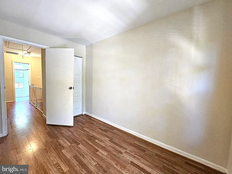 7339 Rokeby Dr — Photo 16