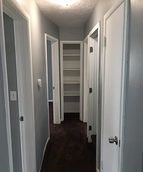 655 N Alton Ave — Photo 4
