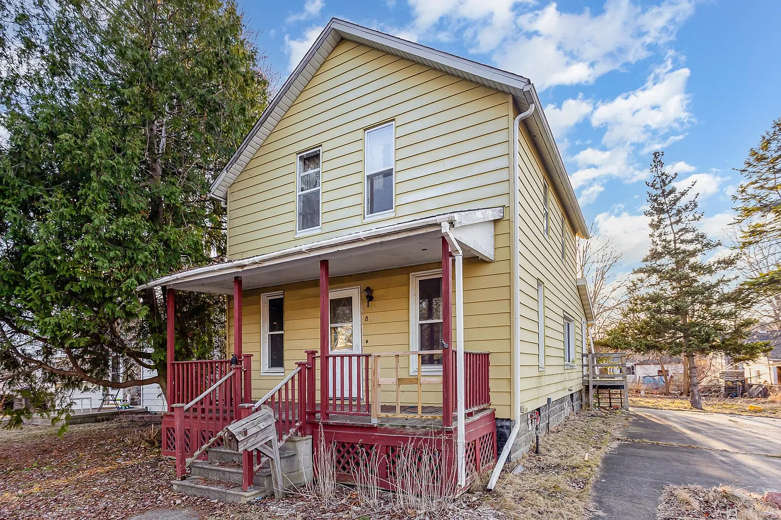 811 N Walnut St photo 1