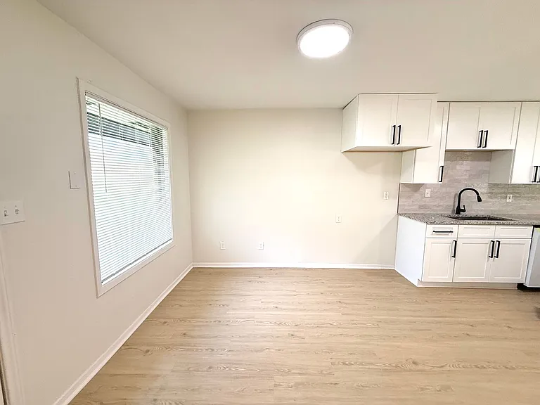 1401 Arvel Cir — Photo 8
