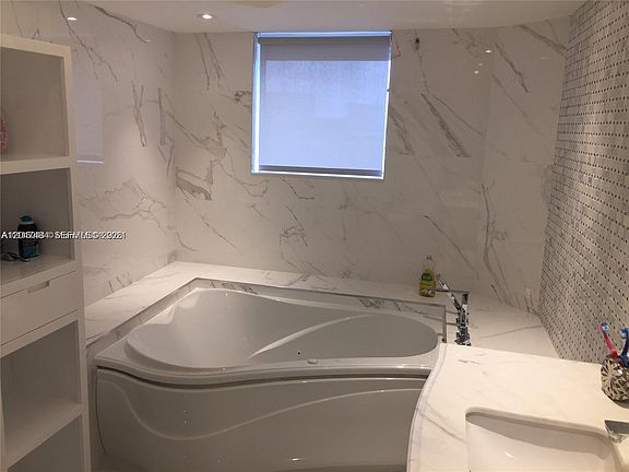 5th image of 16485 Collins Ave APT 538