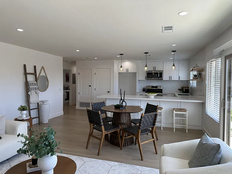 24643 Santa Clara Ave #7 — Photo 40