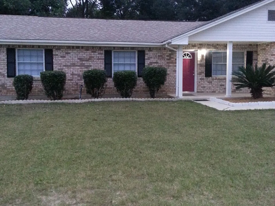 5855 Mitchell Ln