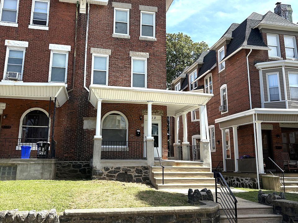 Clean quiet street, lots of parking
