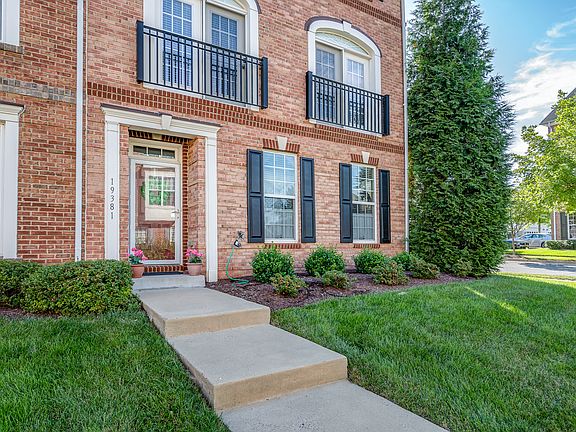 Inviting, Private Entry!