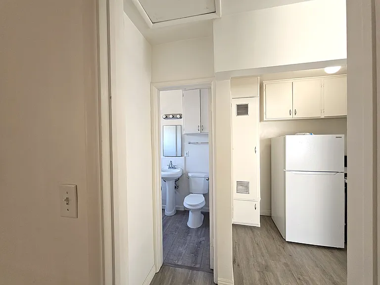 52 N Parkwood Ave #2 — Photo 6