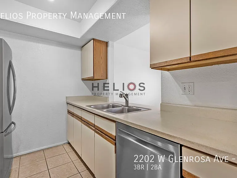 2202 W Glenrosa Ave #3 — Photo 8