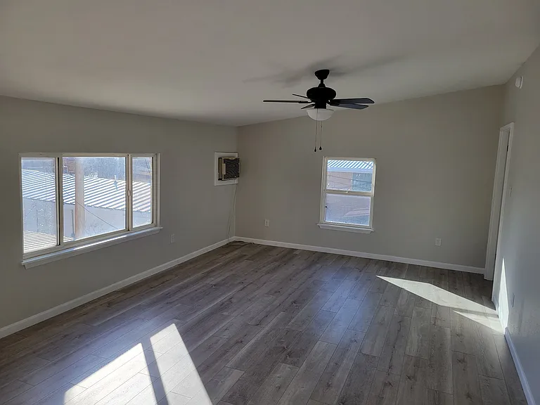 204 Ash St #7 — Photo 5