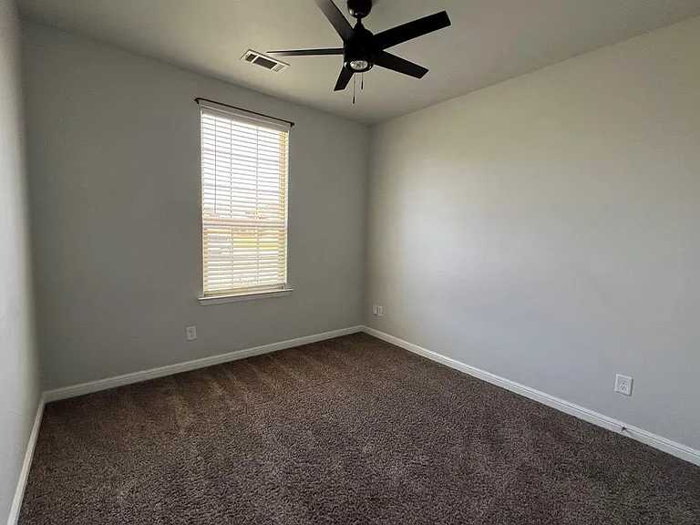 605 Dupont Ct — Photo 13