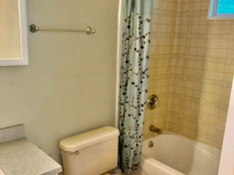 410 E Mill St — Photo 100