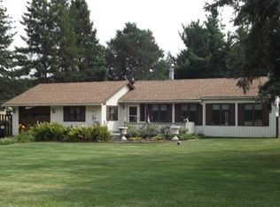 520 Darwin Rd, Pinckney, MI 48169